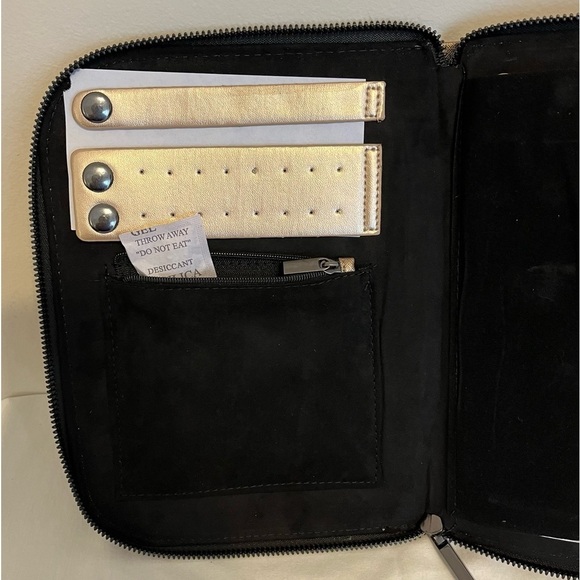 NWOT Halston Travel Jewelry Organizer Case Portfolio Gold Tone, 3/4 Zip Close - Picture 5 of 7